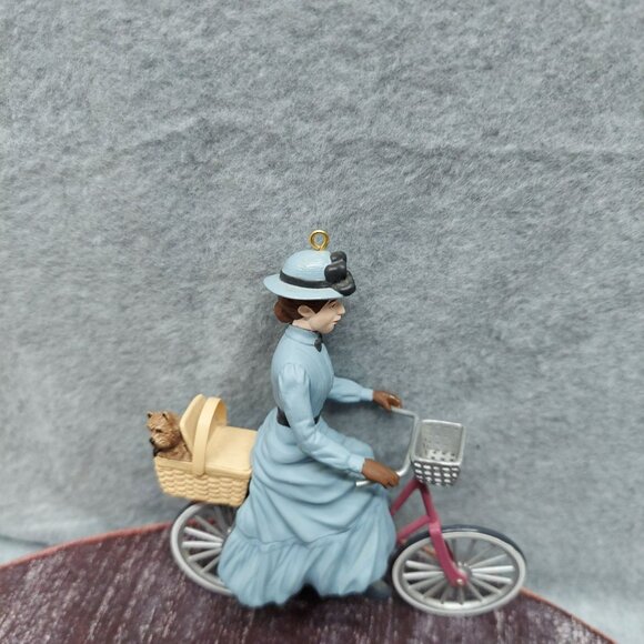 Wizard Of Oz  Miss Gulch Hallmark Ornament Toto  with Box - Picture 4 of 7